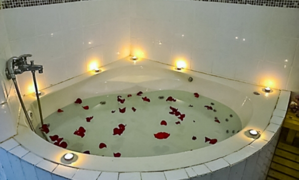 vip rooms בקריות- חדרים אקסקלוסיביים במחירים נוחים. בואו להתפנק ולהינות מכל דקה ודקה מהשהות שלכם באווירה רומנטית דיסקרטית ופרטית לחלוטין